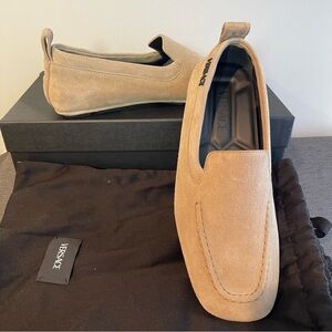 Versace Men’s Villa Leather Drivers Shoes in Sand,  Size 8 - NWT